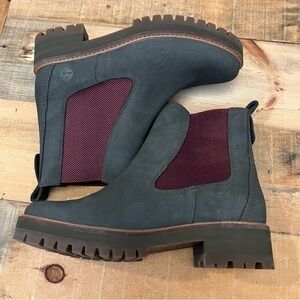 Timberland Courmayeur Valley Chelsea Boot - EUC

Olive green color